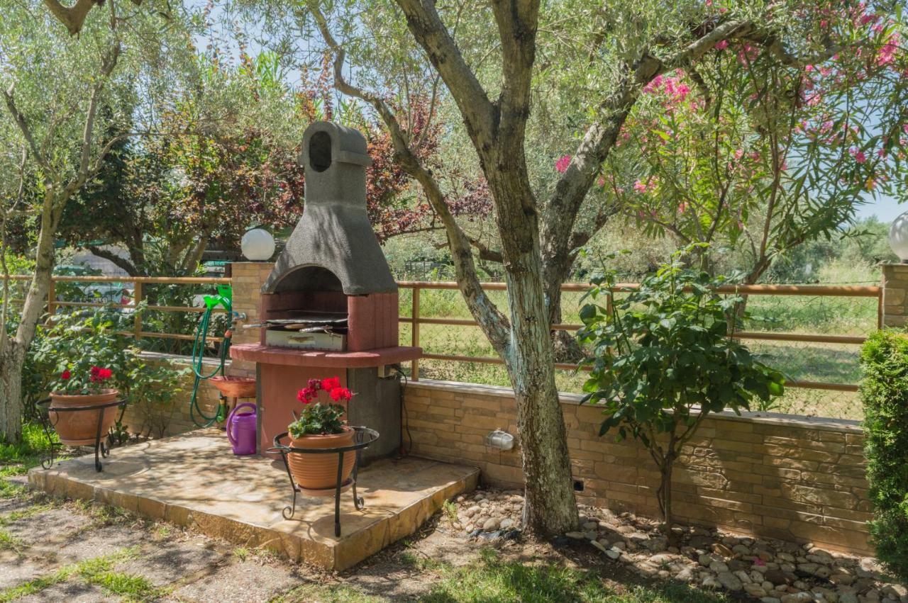Family Resort In Vrasná Dış mekan fotoğraf